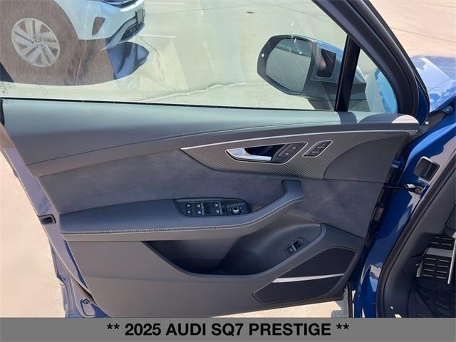 new 2025 Audi SQ7 car
