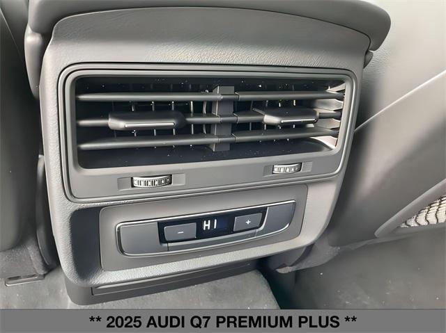 new 2025 Audi Q7 car, priced at $73,995