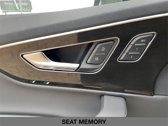 new 2025 Audi Q7 car, priced at $73,995