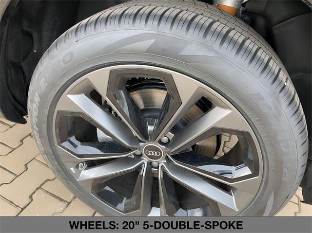 new 2025 Audi Q7 car, priced at $73,995