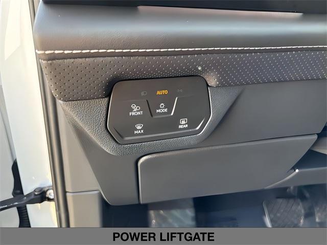 new 2025 Volkswagen Atlas car, priced at $52,684