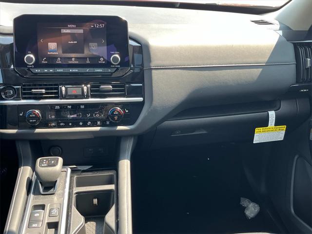 new 2025 Nissan Pathfinder car, priced at $40,378