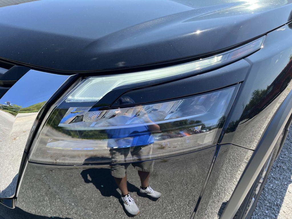new 2025 Nissan Pathfinder car, priced at $35,174
