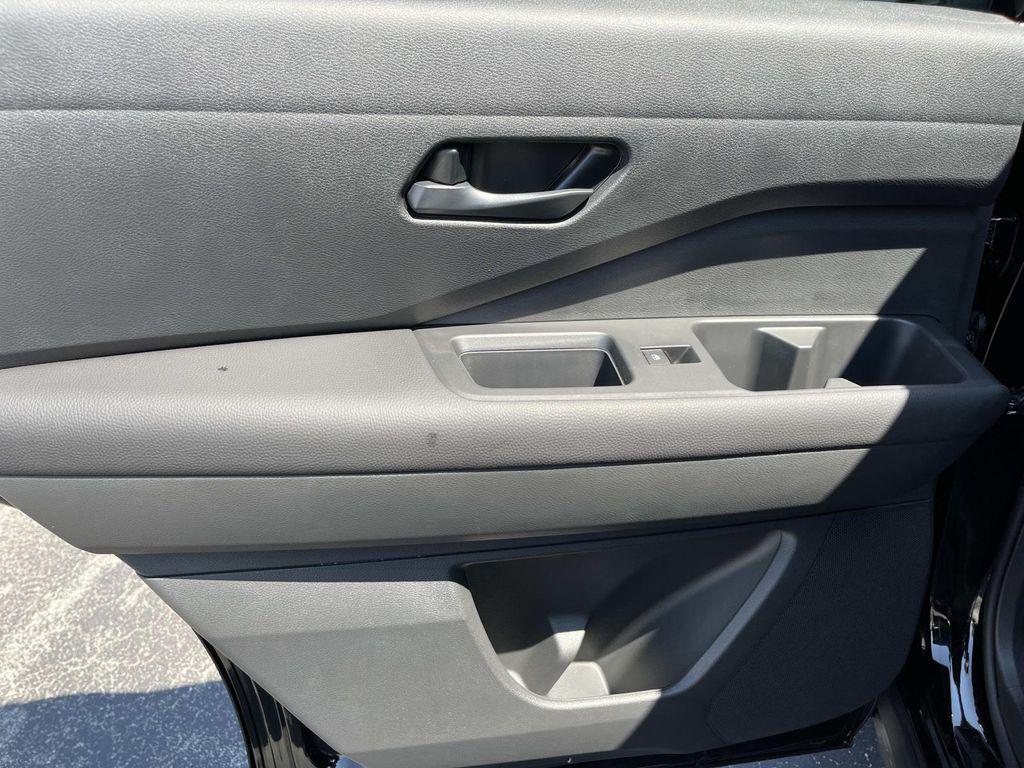 new 2025 Nissan Pathfinder car, priced at $35,606