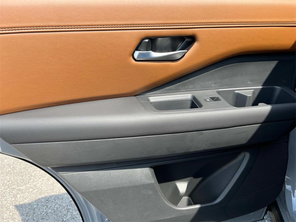 new 2025 Nissan Pathfinder car, priced at $50,348