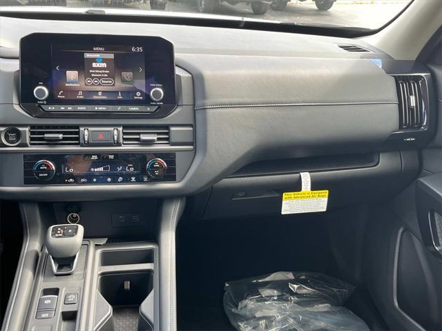 new 2025 Nissan Pathfinder car, priced at $34,991