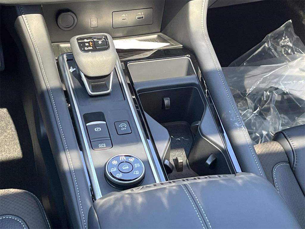 new 2025 Nissan Pathfinder car, priced at $40,844