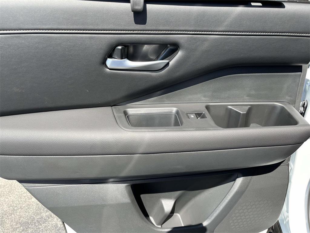 new 2025 Nissan Pathfinder car, priced at $40,844