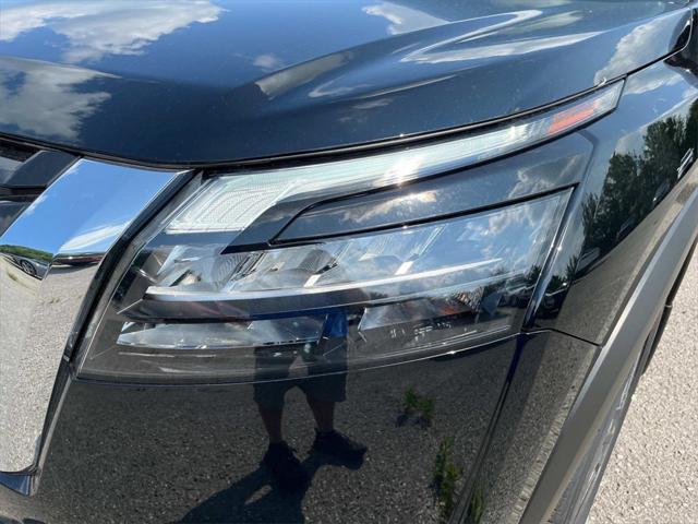 new 2025 Nissan Pathfinder car, priced at $45,176