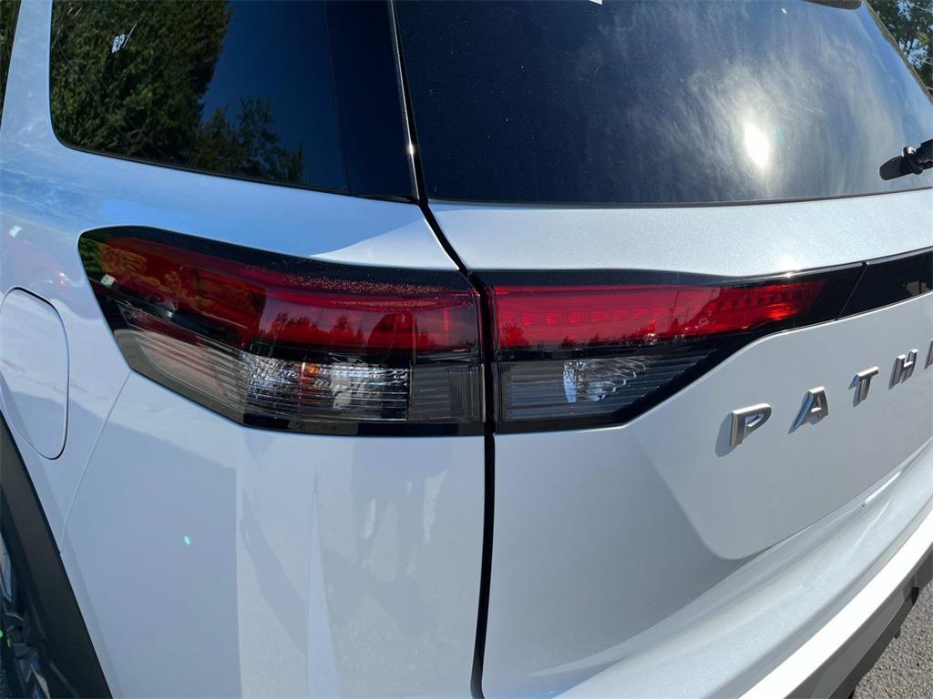 new 2025 Nissan Pathfinder car, priced at $46,123