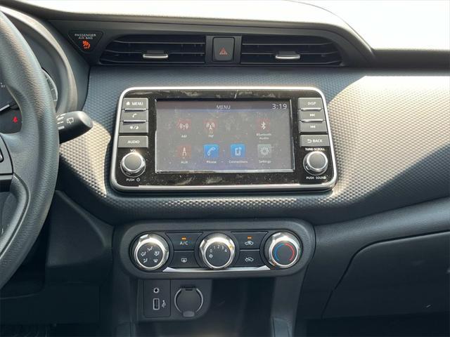 new 2025 Nissan Kicks car, priced at $21,949