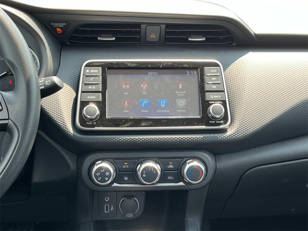 new 2025 Nissan Kicks car, priced at $21,949