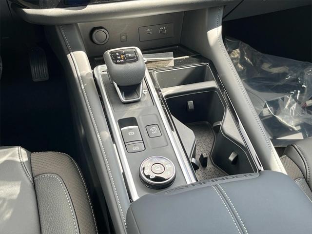 new 2025 Nissan Pathfinder car, priced at $45,532