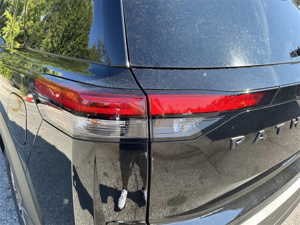 new 2025 Nissan Pathfinder car, priced at $41,006