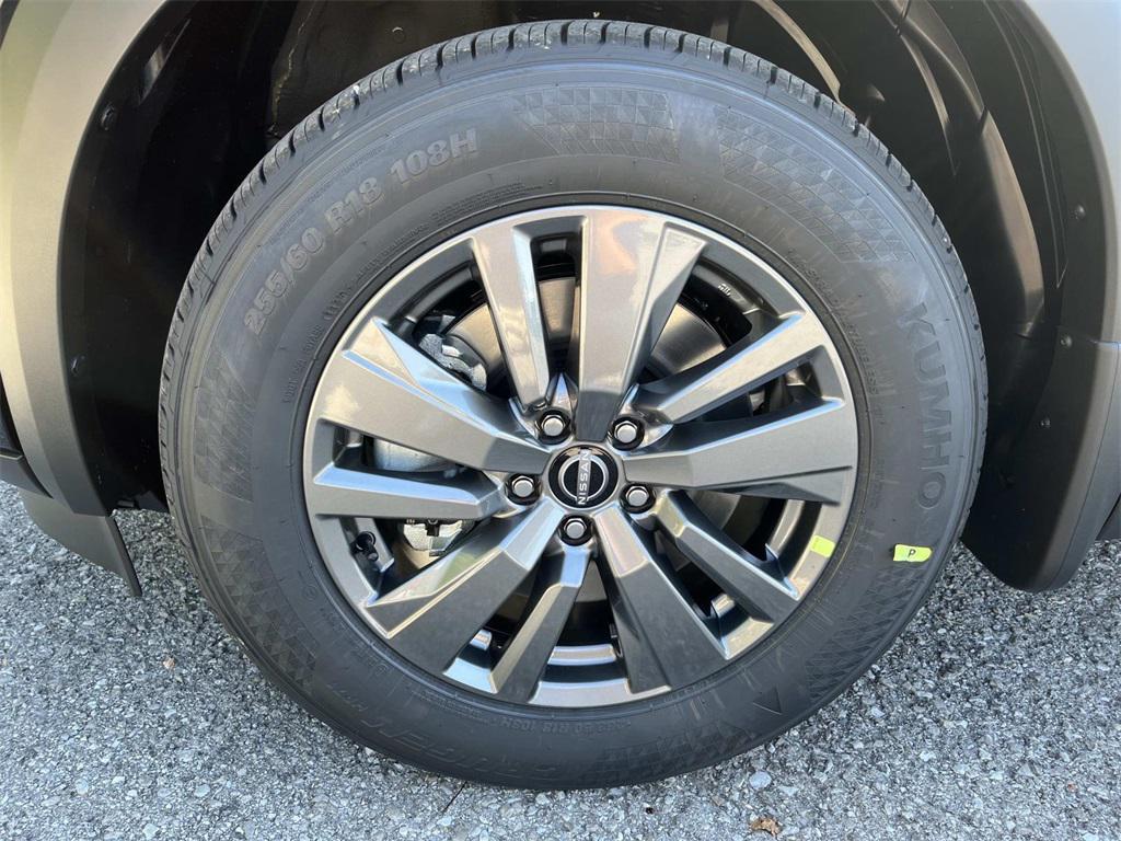 new 2025 Nissan Pathfinder car, priced at $41,006