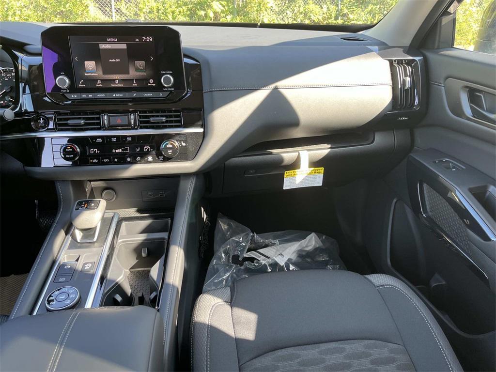new 2025 Nissan Pathfinder car, priced at $41,006
