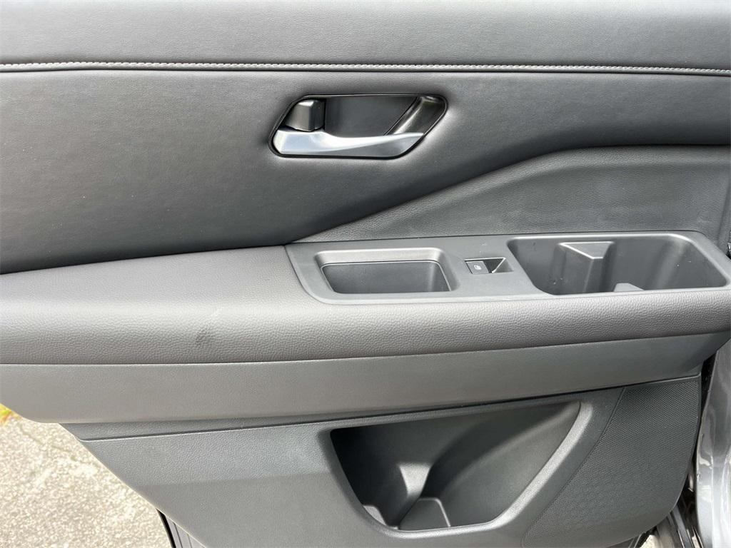 new 2025 Nissan Pathfinder car, priced at $40,728