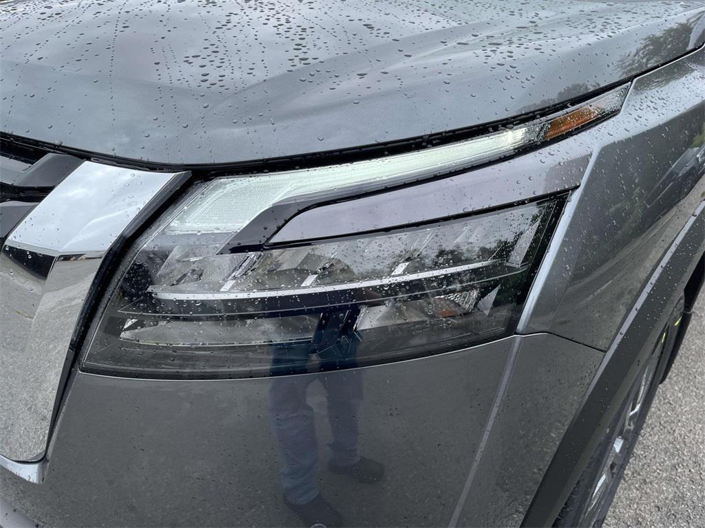 new 2025 Nissan Pathfinder car, priced at $40,728