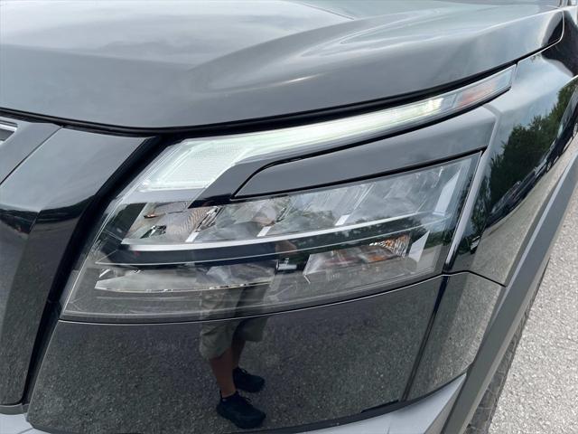 new 2025 Nissan Pathfinder car, priced at $42,557