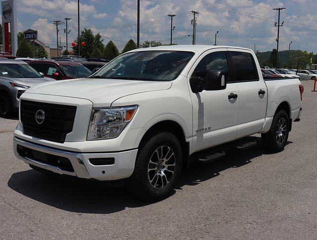 new 2024 Nissan Titan car, priced at $45,924