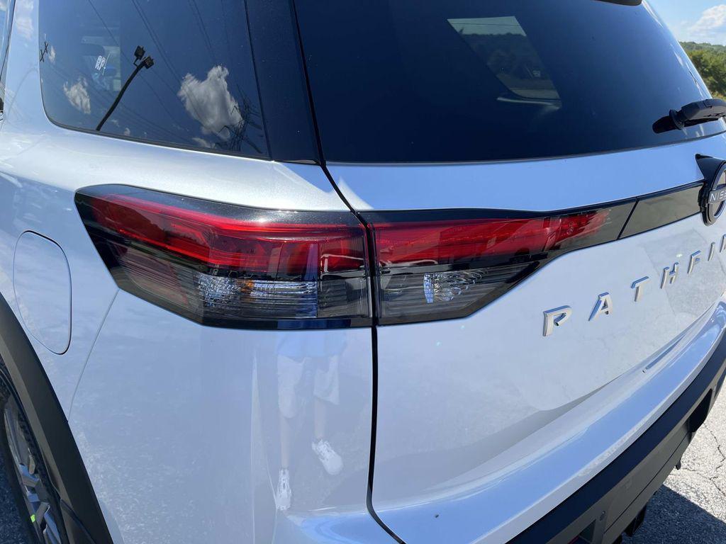 new 2025 Nissan Pathfinder car, priced at $34,577