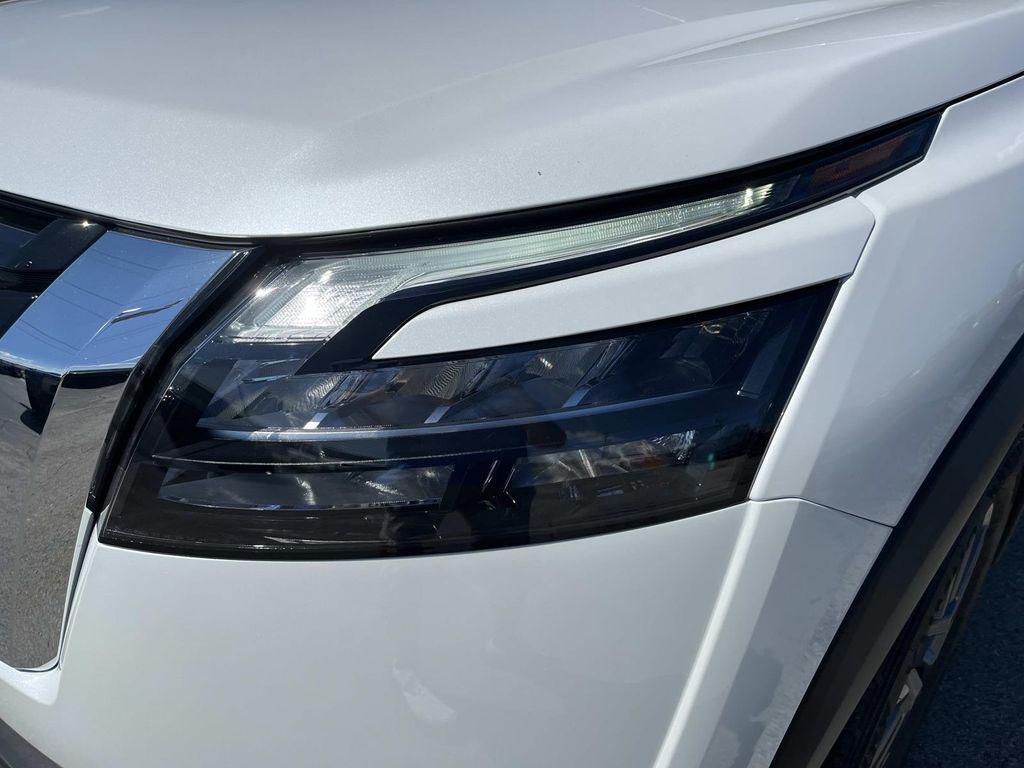 new 2025 Nissan Pathfinder car, priced at $34,577