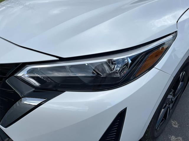 new 2025 Nissan Sentra car, priced at $23,004