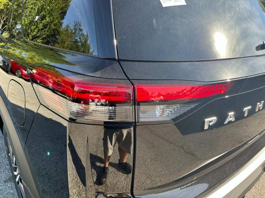 new 2025 Nissan Pathfinder car, priced at $39,521