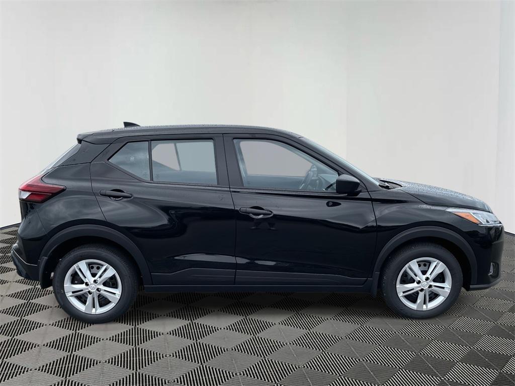 new 2025 Nissan Kicks car, priced at $22,040