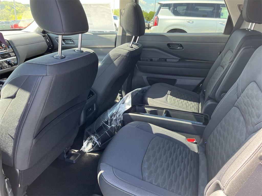 new 2025 Nissan Pathfinder car, priced at $37,089