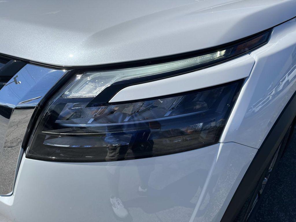 new 2025 Nissan Pathfinder car, priced at $41,132