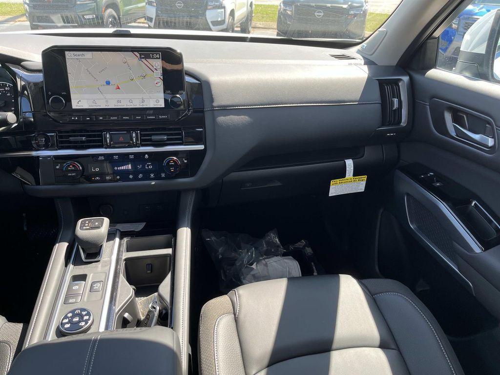 new 2025 Nissan Pathfinder car, priced at $41,132