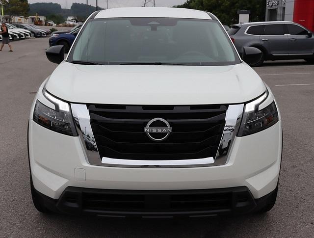 new 2024 Nissan Pathfinder car, priced at $32,944