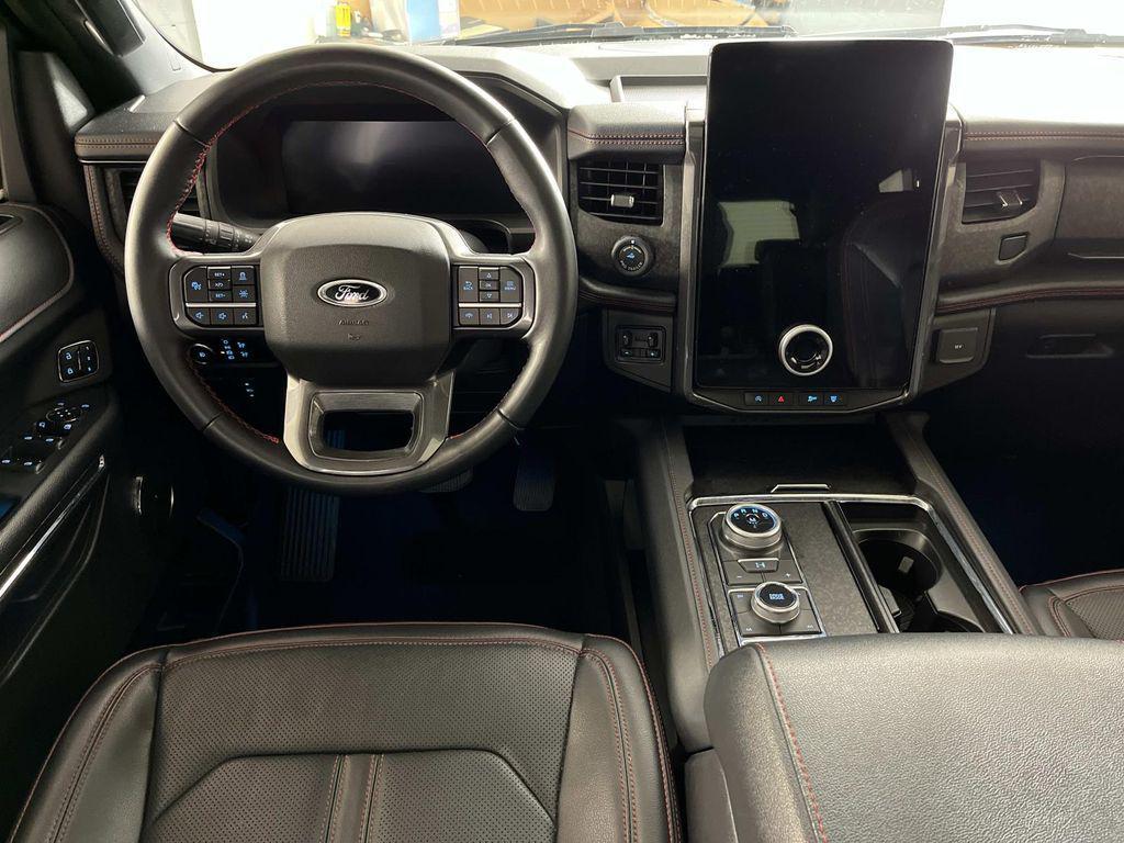 used 2023 Ford Expedition car, priced at $50,948