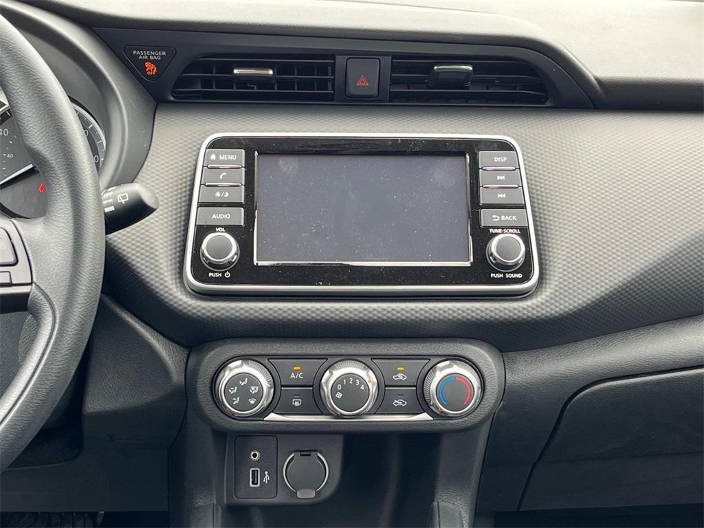 new 2025 Nissan Kicks car, priced at $21,949