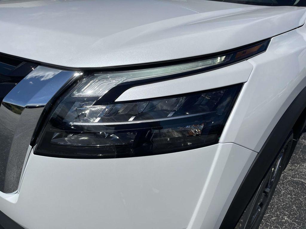new 2025 Nissan Pathfinder car, priced at $34,289