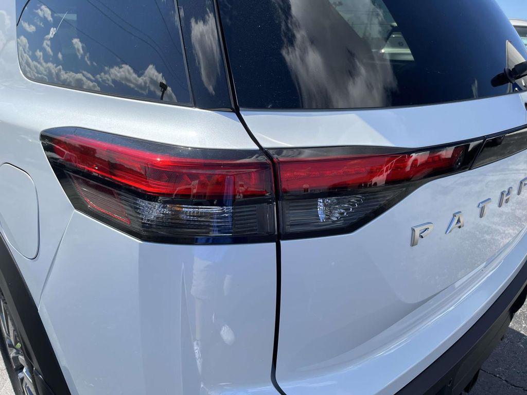 new 2025 Nissan Pathfinder car, priced at $34,289