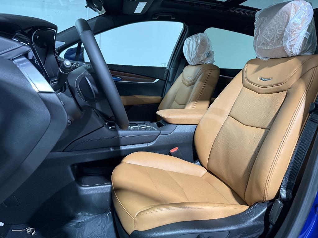 new 2025 Cadillac XT5 car, priced at $57,290