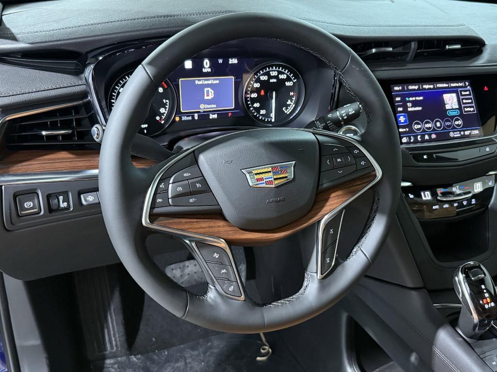 new 2025 Cadillac XT5 car, priced at $57,290