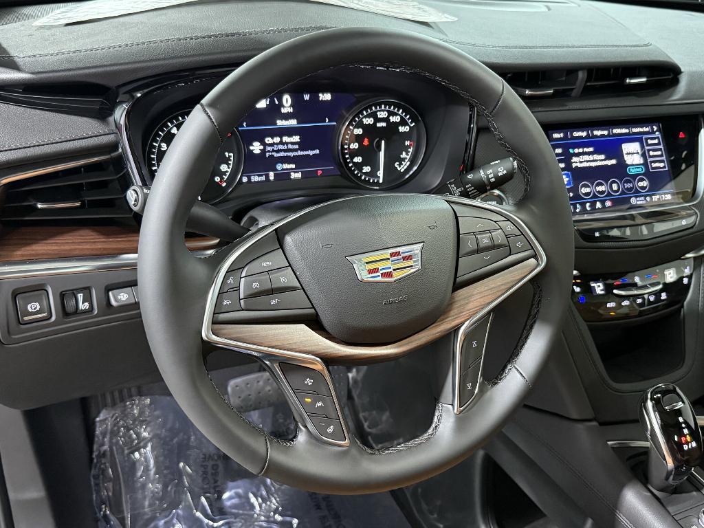 new 2025 Cadillac XT5 car, priced at $57,781