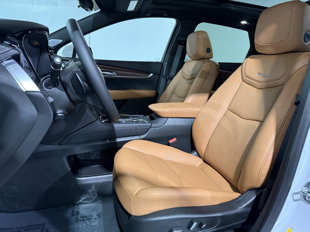 new 2025 Cadillac XT5 car, priced at $57,781