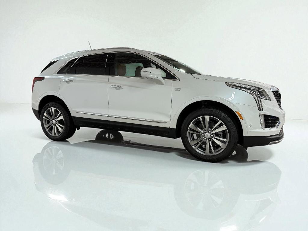 new 2025 Cadillac XT5 car, priced at $57,781
