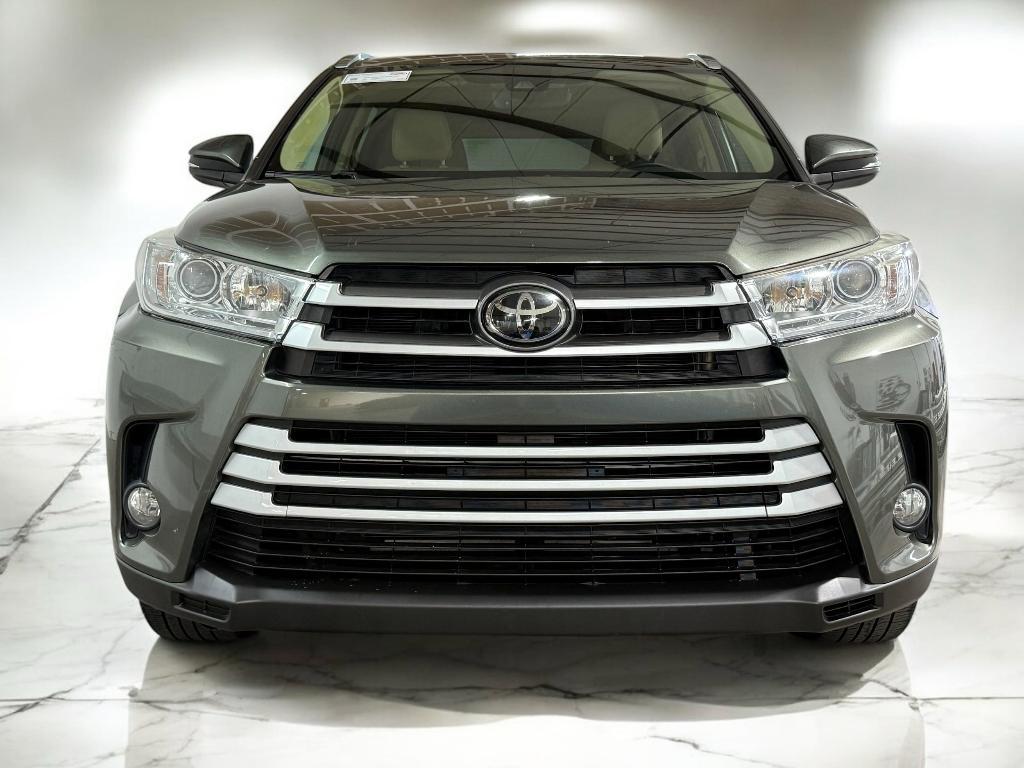 used 2019 Toyota Highlander car, priced at $26,498