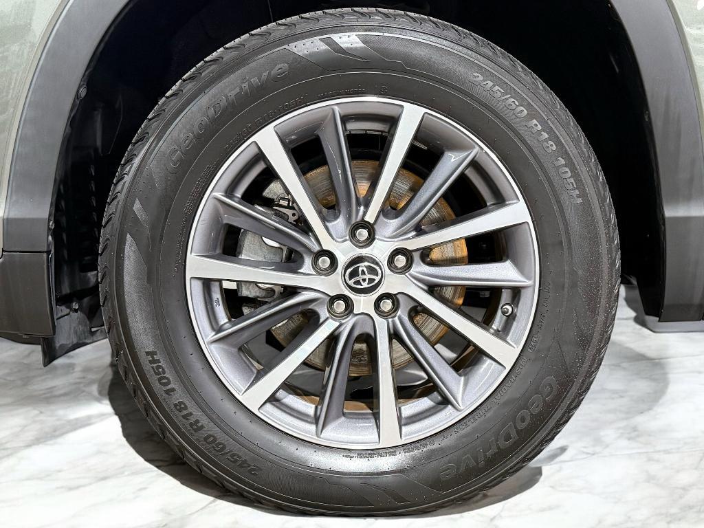 used 2019 Toyota Highlander car, priced at $26,498