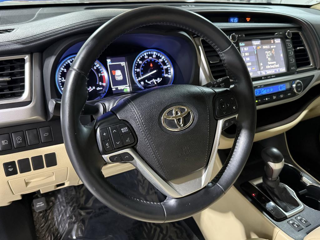used 2019 Toyota Highlander car, priced at $26,498