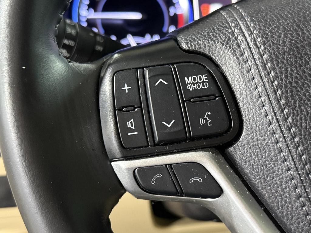 used 2019 Toyota Highlander car, priced at $26,498
