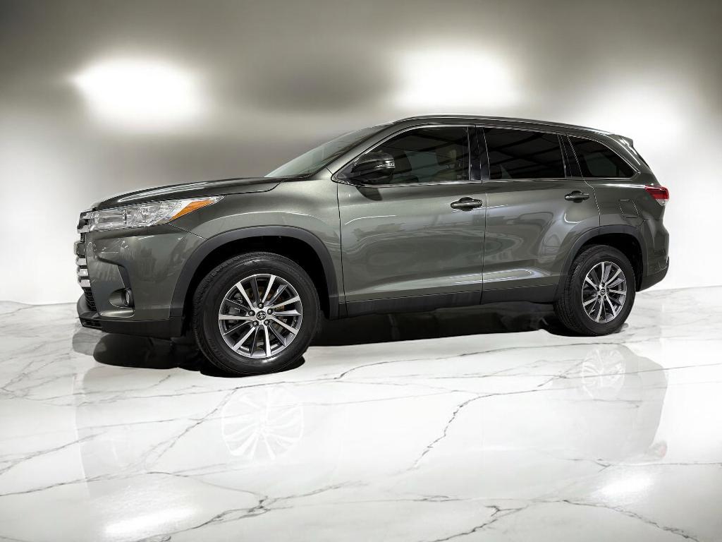 used 2019 Toyota Highlander car, priced at $26,498
