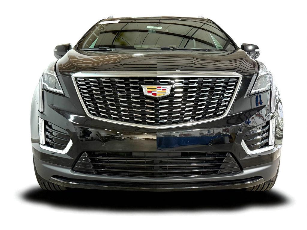 new 2025 Cadillac XT5 car, priced at $38,523