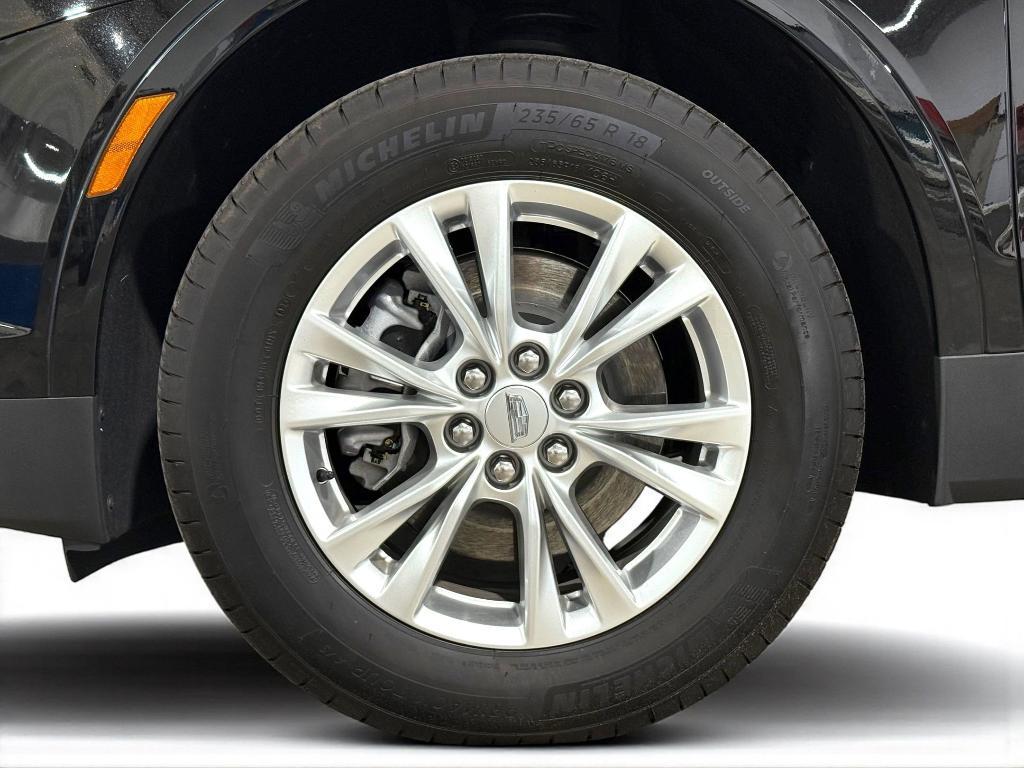 new 2025 Cadillac XT5 car, priced at $38,523