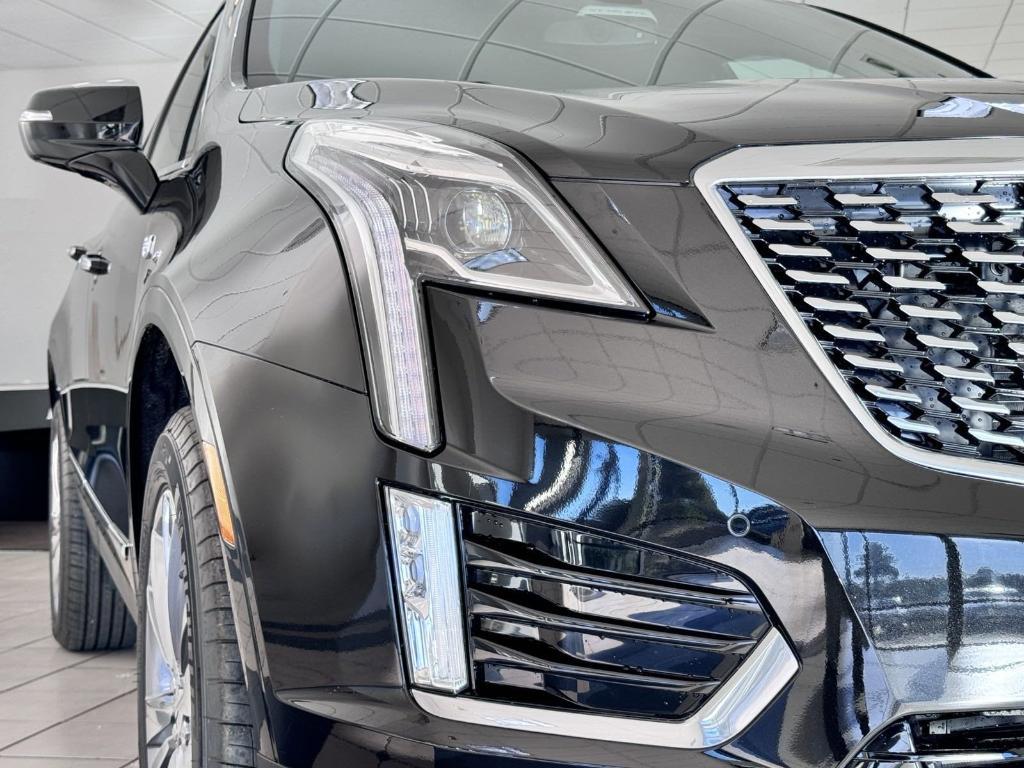 new 2025 Cadillac XT5 car, priced at $53,320